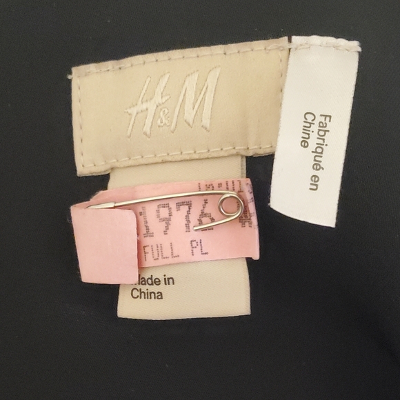 H&M Rivet Pleated Skirt - Picture 4 of 6